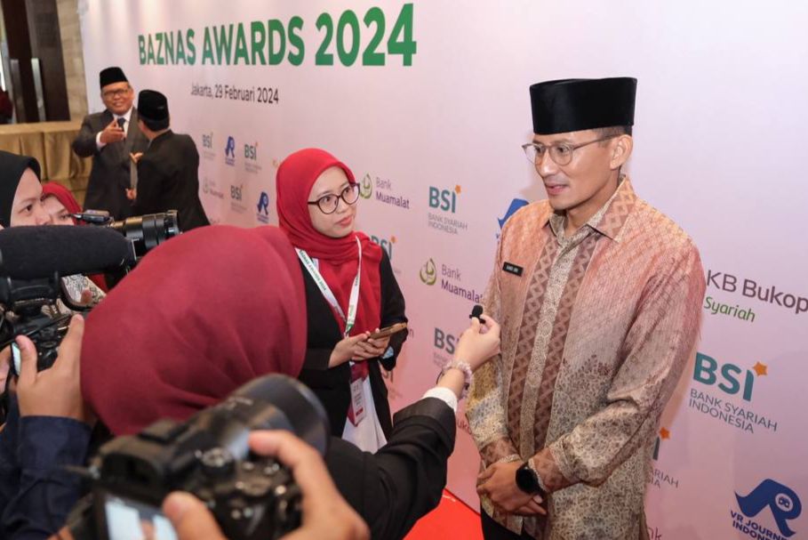 Menparekraf Sandiaga Uno Raih Penghargaan Baznas Award 2024