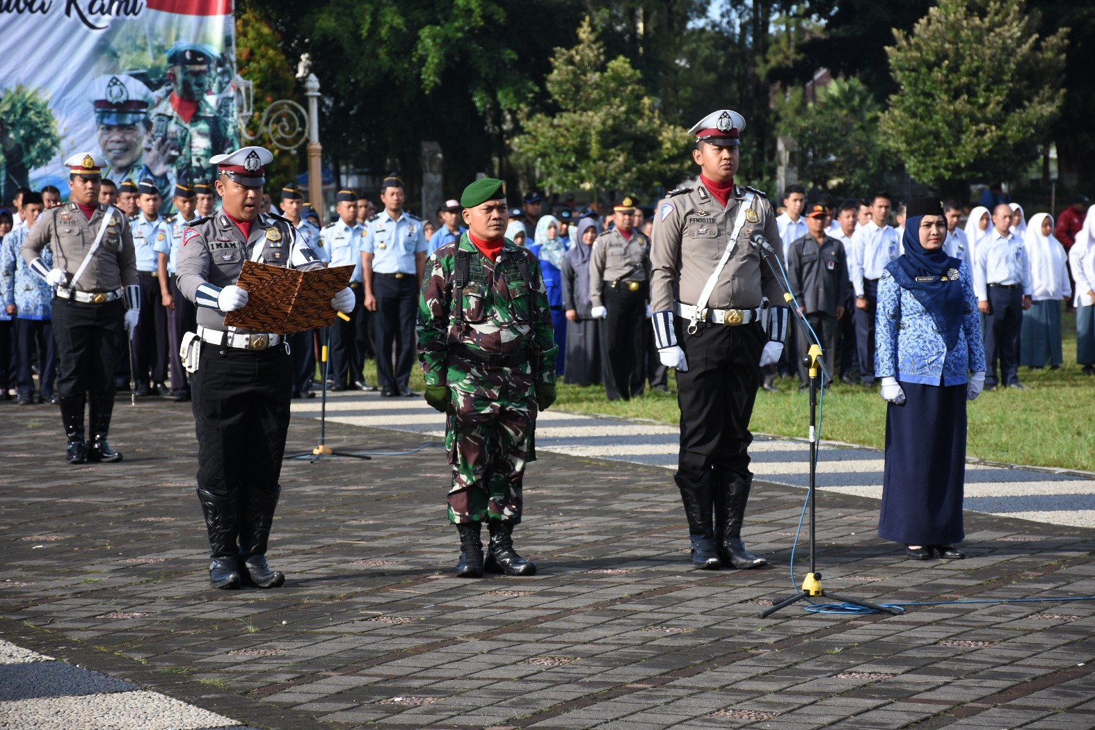 <p>Kabar gembira! Kenaikan gaji ASN 2025 berlaku 30 Juni, termasuk TNI/Polri & pejabat negara. Perpres 79/2025 jadi bukti komitmen pemerintah tingkatkan kesejahteraan. Foto jatengprov.go.id.</p>
