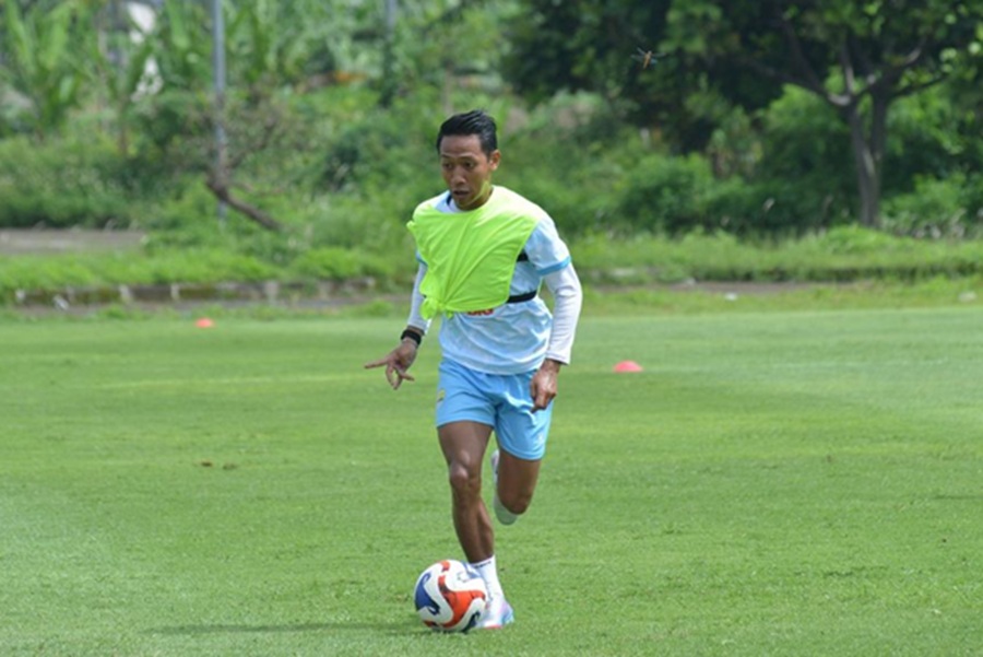 <p>Penyerang Persib, Beckham Putra tak ingin berleha-leha untuk menatap pertandingan pekan ke-13 Super League melawan Dewa United. Foto: Persib.</p>
