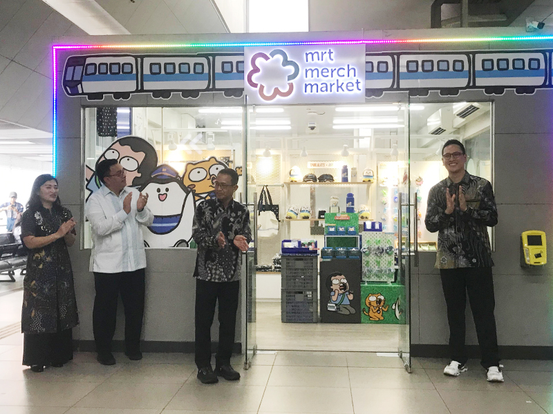 <p> PT MRT Jakarta resmi membuka toko merchandise pertamanya, MRT Merch Market, di Stasiun MRT Blok M BCA, Jakarta Selatan. (Dok.Pemprov DKI Jakarta)</p>
