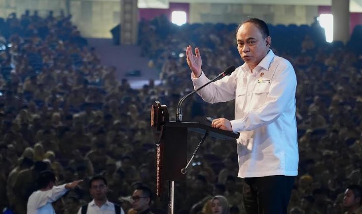 <p>Ilustrasi Menkop Budi Arie memberikan pengarahan tentang koperasi desa. 8 Usaha Koperasi Desa Merah Putih Ini Jarang Diketahui, Tapi Bisa Raup Untung Besar! Yuk, Cari Tahu Peluang Bisnis di Desa Anda! Foto : Merahputih.id</p>
