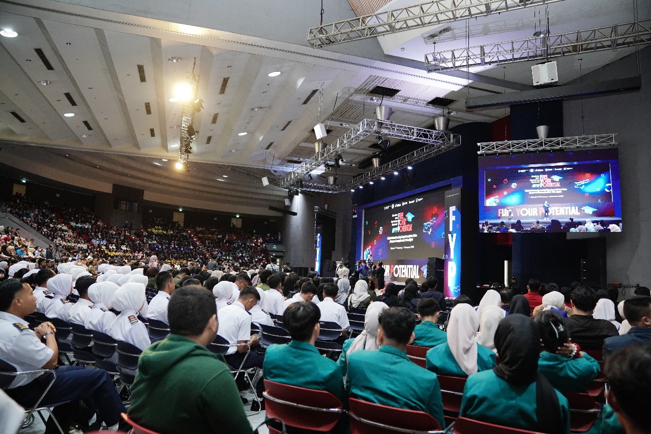 <p>Direktorat Diseminasi dan Pemanfaatan Sains dan Teknologi Kemdiktisaintek, bekerja sama dengan Institut Teknologi Bandung (ITB) dan TikTok Indonesia, menggelar Seminar dan Workshop Nasional Fuel Your Potential di Sasana Budaya Ganesa (Sabuga) ITB, Bandung, Kamis, 4 Desember 2025. (Dok.ITB)</p>
