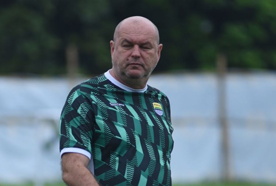 <p>Pelatih Persib Bojan Hodak akan memantau pertandingan Timnas Indonesia U23 malam ini. (Foto: Persib.co.id).</p>
