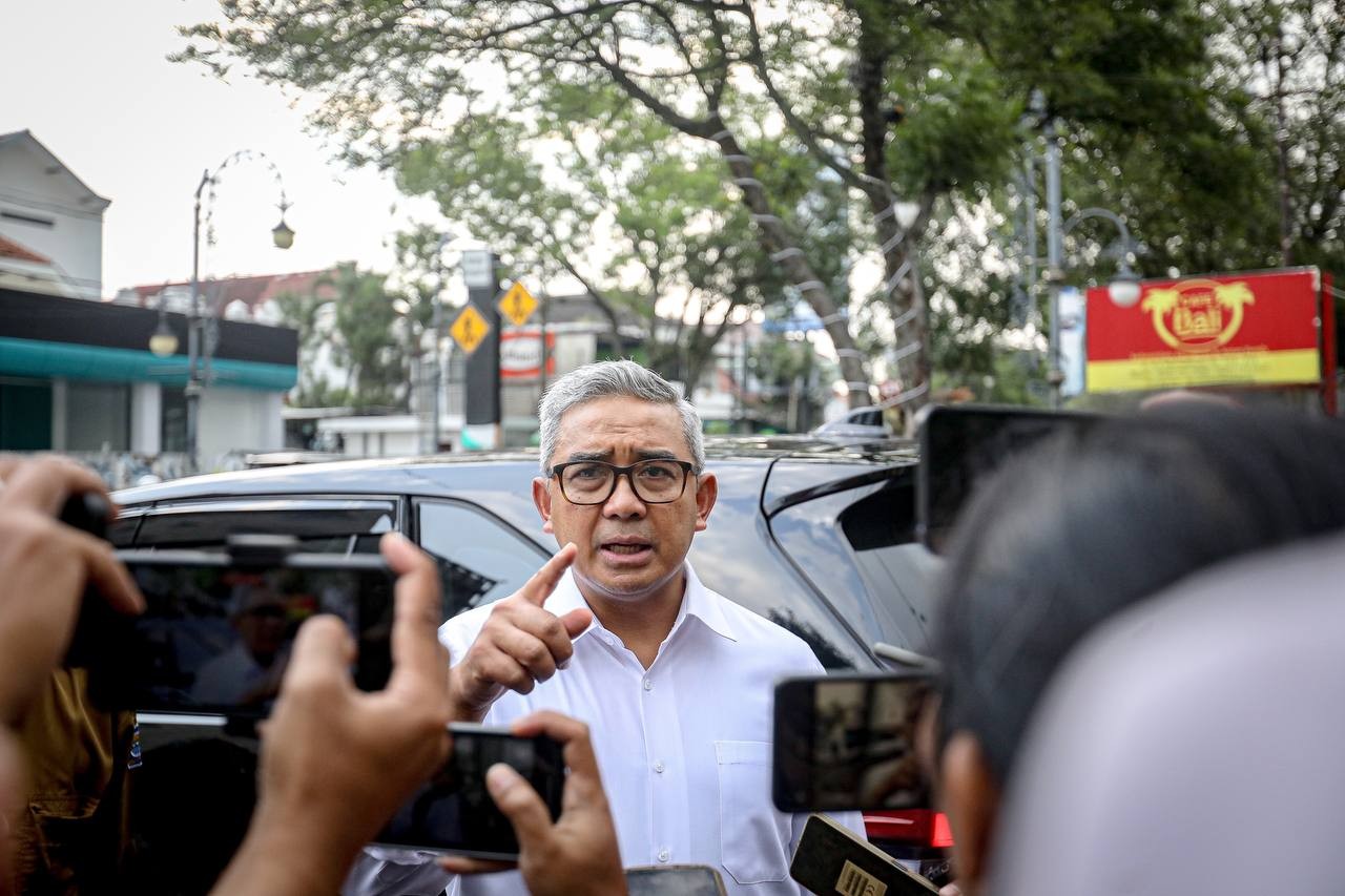<p>Wali Kota Bandung, Muhammad Farhan, menunjukkan sikap tegas atas persoalan kemacetan akut yang terus menghantui warganya. (Dok.Pemkot Bandung)</p>
