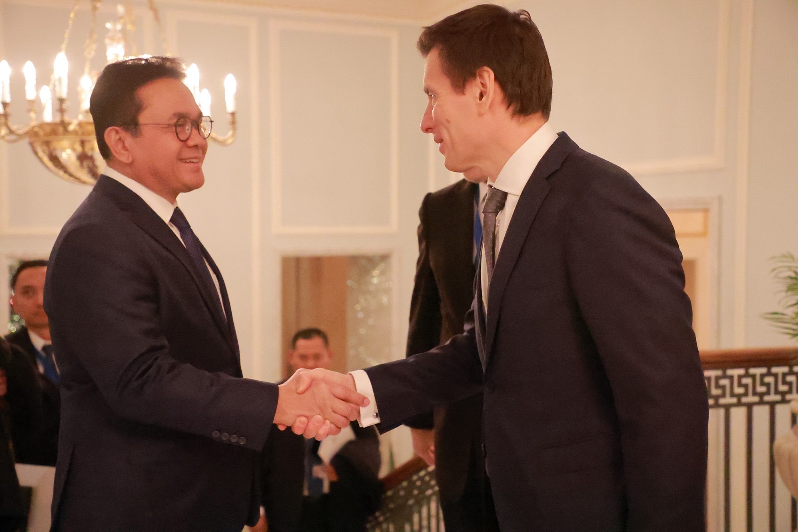 <p>Menteri Perdagangan RI, Budi Santoso melakukan pertemuan bilateral dengan Menteri Perdagangan Komisi Ekonomi Eurasia, Andrey Slepnev di Saint Petersburg, Rusia, Minggu, 21 Desember 2025. (Dok. Kemendag)</p>

