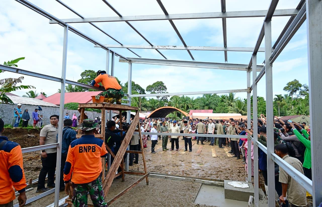 Kunjungi Kabupaten Terdampak di Sumbar, Presiden Tinjau Pembangunan Hunian Sementara hingga Jembatan Bailey