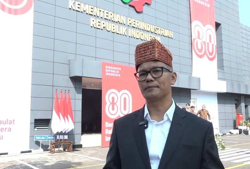 <p>Juru Bicara Kementerian Perindustrian (Kemenperin), Febri Hendri Antoni Arief,  seusai mengikuti Upacara HUT ke-80 RI di Kantor Kemenperin, Jakarta, Minggu,  17 Agustus 2025.</p>
