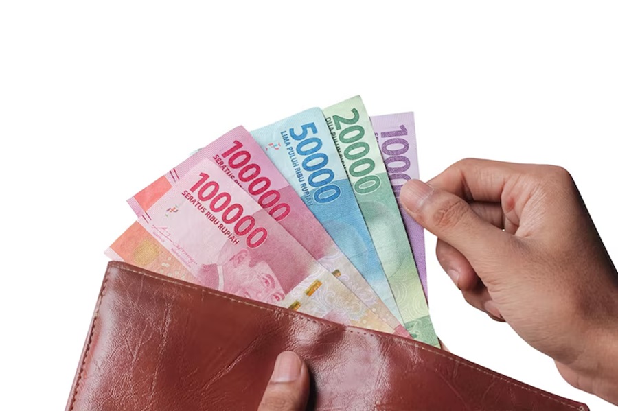 <p>Ilustrasi uang rupiah. Berikut cara cek status penerima bansos BPNT Rp600 ribu cair Juni 2025, bisa secara online maupun offline. (Foto: Freepik).</p>
