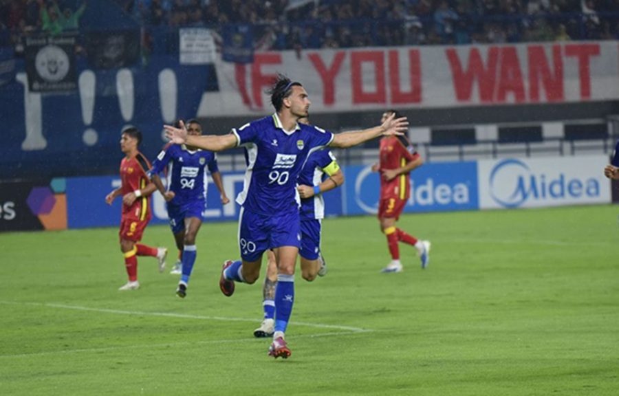 <p>Jadwal Persib vs Persis Solo di Super League pekan ke-10, simak head to head, prediksi susunan pemain, dan jam tayangnya. Foto: Persib.</p>