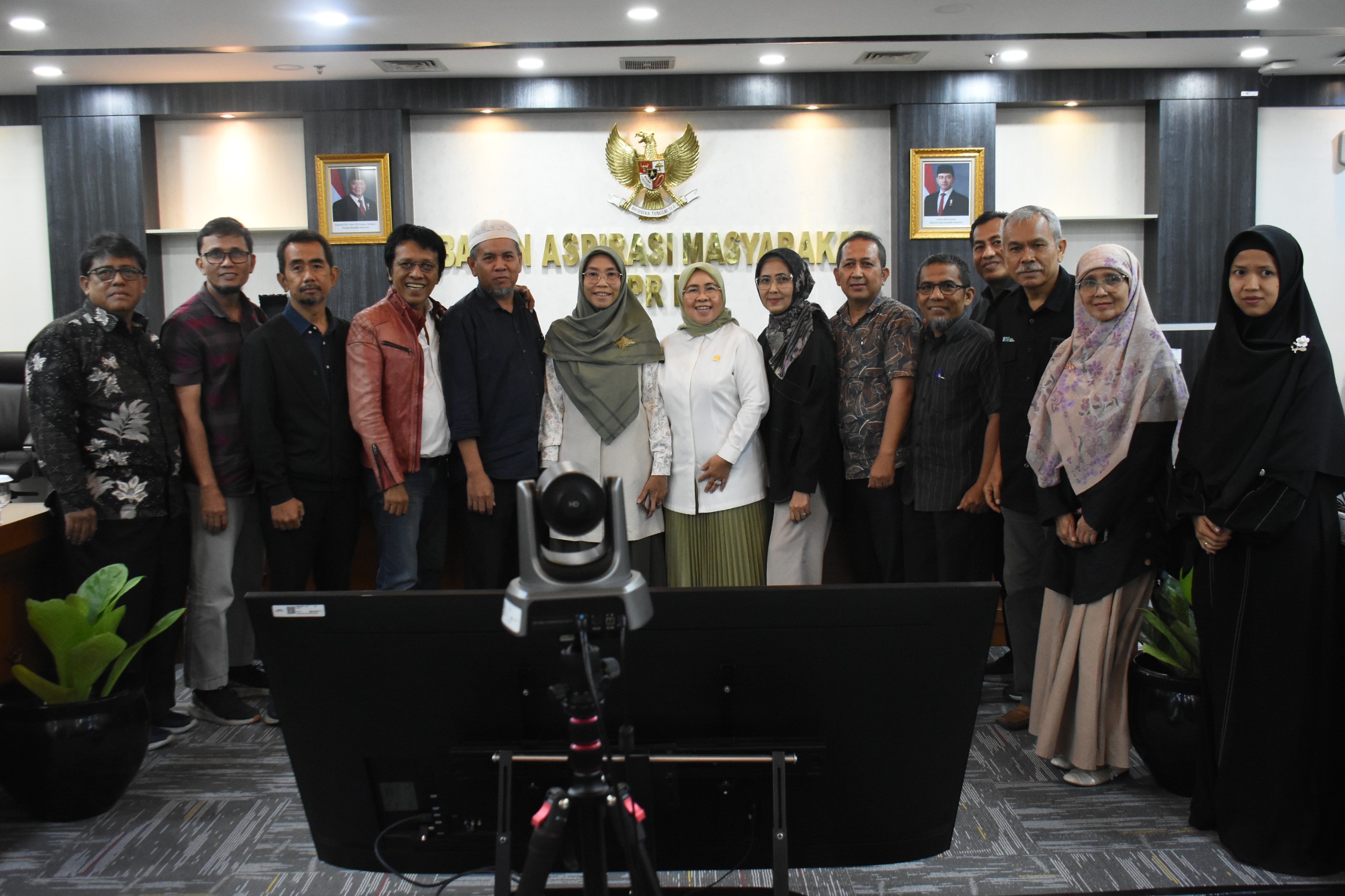 <p>Anggota BAM DPR RI Siti Mukaromah usai memimpin Rapat Dengar Pendapat BAM DPR RI dengan Forum Komunikasi Pensiunan Indofarma di Gedung Nusantara II, DPR RI, Senayan, Jakarta, Rabu 7 Mei 2025. (Dok.DPR RI)</p>
