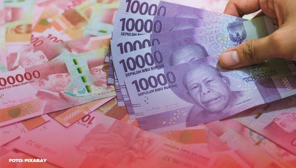 <p>Ilustrasi uang bansos. Pemerintah terus mendorong kemandirian keluarga penerima manfaat melalui Program Keluarga Harapan (PKH). Pastikan kamu terdaftar dalam DTKS agar bisa menerima bantuan ini. Foto : PIXABAY</p>
