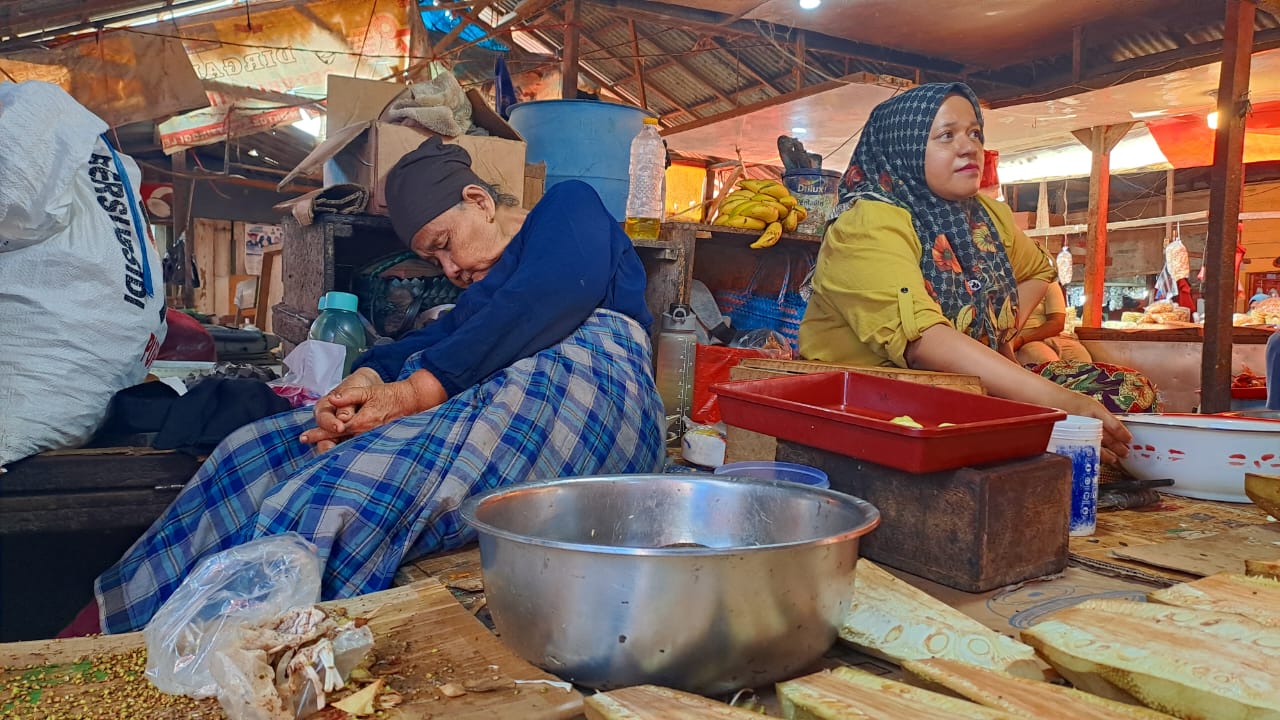 <p>Pedagang pasar tradisional kini berpeluang naik kelas. SMBC Indonesia hadir dengan Program Daya untuk dorong UMKM, ciptakan usaha tangguh dan modern.</p>
