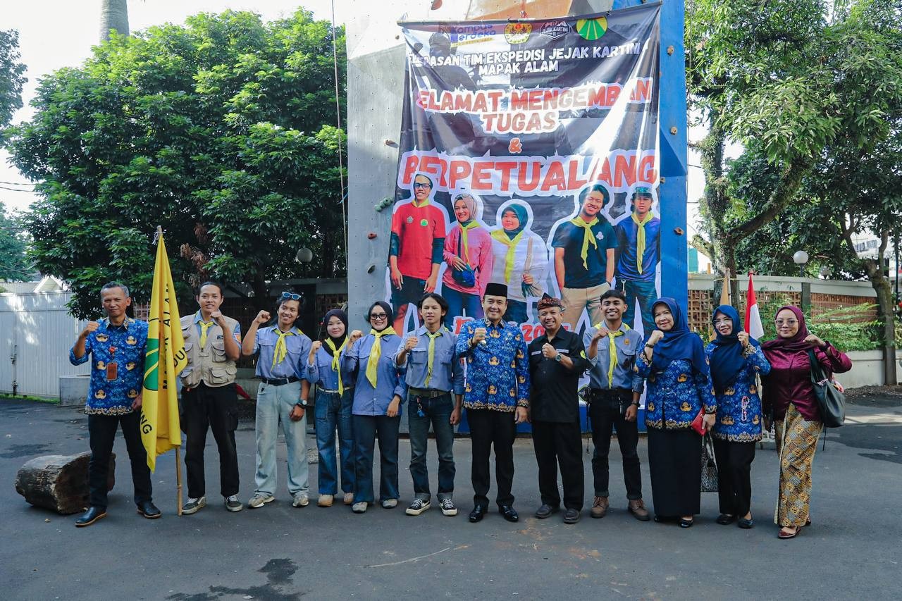 <p>Wakil Wali Kota Bandung Erwin melepas tim pencinta alam Unpas yang melaksanakan Ekspedisi Jejak Kartini II di Kampus II Unpas Tamansari, Kota Bandung, pada Kamis (17/7/2025). (Dok.Pemkot Bandung)</p>

<p> </p>
