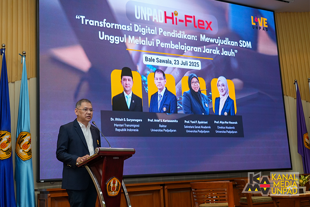 <p>Universitas Padjadjaran menggelar peluncuran awal (soft launching) dan sosialisasi program Pendidikan Jarak Jauh (PJJ) menggunakan desain pendidikan Hi-Flex (High Quality, Innovative, Inclusive, and Flexible Learning) secara hybrid di Bale Sawala, Gedung Rektorat Unpad Jatinangor, Rabu, 23 Juli 2025. (Dok. Media Kanal Unpad)<br />
<br />
 </p>
