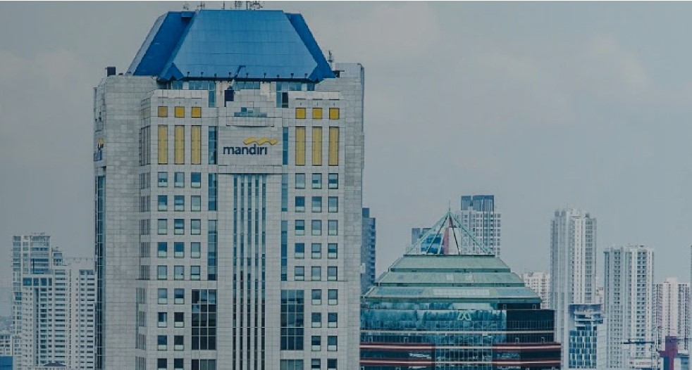 <p>Ilustrasi Gedung Kantor Pusat Bank Mandiri di Jakarta. Gedung Bank Mandiri sebagai simbol kekuatan lembaga keuangan nasional yang berperan aktif dalam mendukung program Kredit Usaha Rakyat (KUR) 2025. Foto: Dok. bankmandiri.co.id</p>
