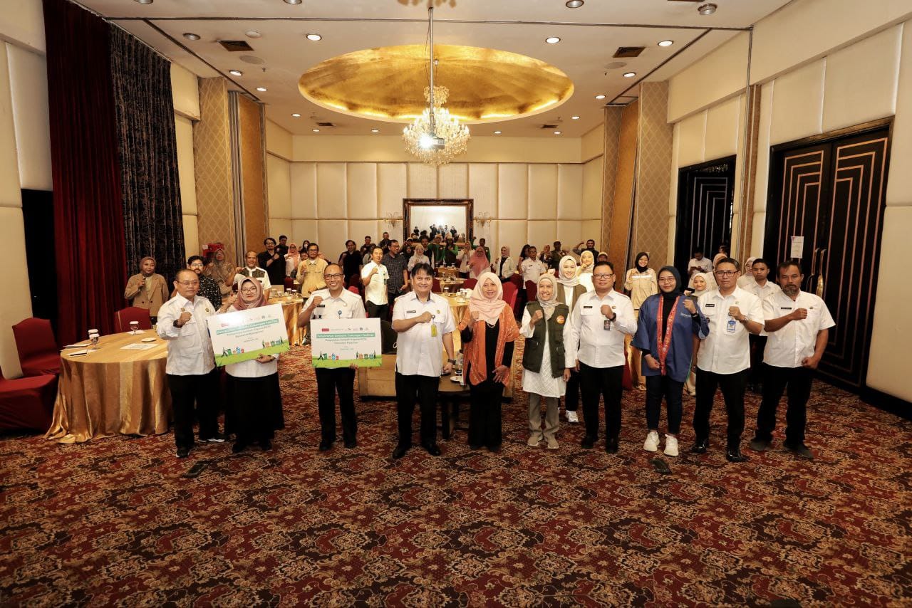 <p>Pemkot Bandung dan Pespa IATL ITB membentuk Pengelola Sampah Tingkat Kelurahan (PSTK)  yang akan diuji coba di Kelurahan Nyengseret dan Panjunan. (Dok. Diskominfo Kota Bandung)</p>

<p> </p>
