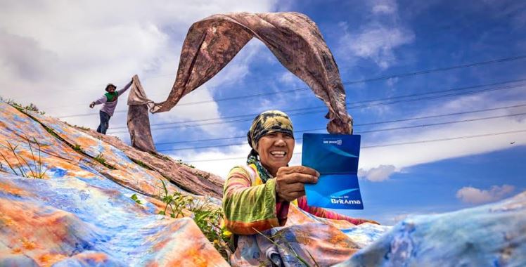 <p>Ilustrasi Nasabah Bank BRI. Top up pinjaman KUR BRI tanpa nunggu lunas simak cara lengkap syarat &  tips agar pengajuan disetujui dana cepat cair dan usaha makin berkembang. Foto: BRI</p>
