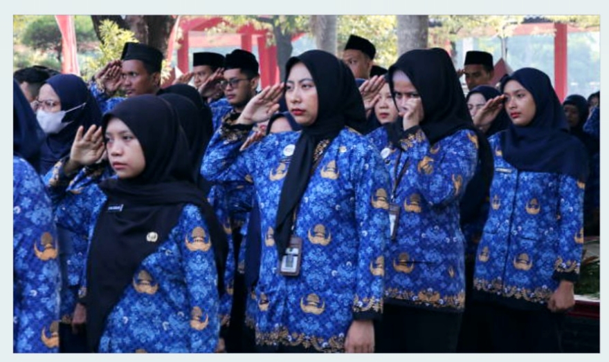 <p>Kabar gembira bagi ASN! Gaji PNS naik mulai Oktober 2025 dan cair November lewat rapel dua bulan. Cek detail kenaikan dan aturan resminya di sini!</p>
