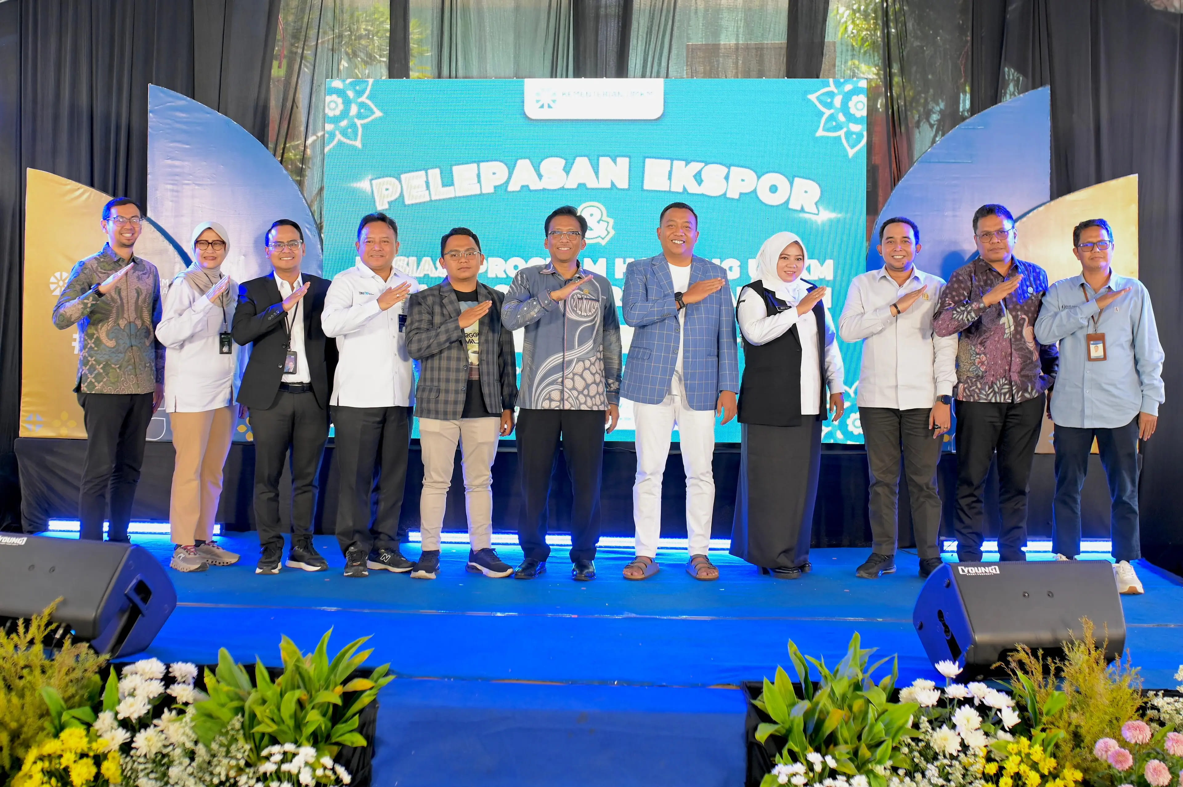 <p>Deputi Bidang Usaha Menengah, Kementerian Usaha Mikro, Kecil dan Menengah (UMKM) Bagus Rachman melepas 15 ton kopi specialty Argopuro Walida senilai Rp3 miliar ke Jeddah, Arab Saudi, Senin, 6 Oktober 2025. (Dok. Kementerian UMKM)</p>
