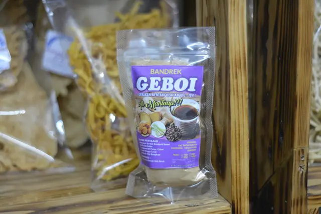 Bandrek geboi di rak stan UMKM Kecamatan Rancakalong