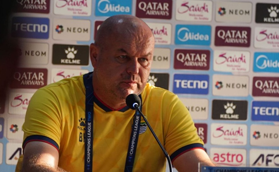 <p>Pelatih Persib, Bojan Hodak ungkap kondisi Federico Barba yang dimungkinkan absen saat hadapi Selangor FC. Foto: Persib.</p>
