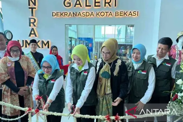 Peresmian Galeri Dekranasda