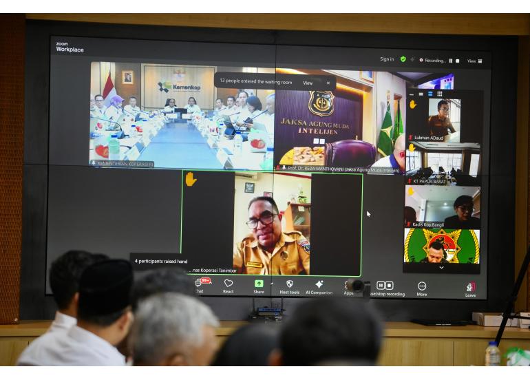 <p>Rapat Koordinasi Nasional secara daring, Senin (7/7/2025), bersama para Kepala Dinas Koperasi dari seluruh Indonesia.(Dok,Kemenkip)</p>
