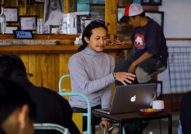 Junot Kelvin, Pegiat Kopi Bandung sedang memaparkan materi. Dok. Pribadi.