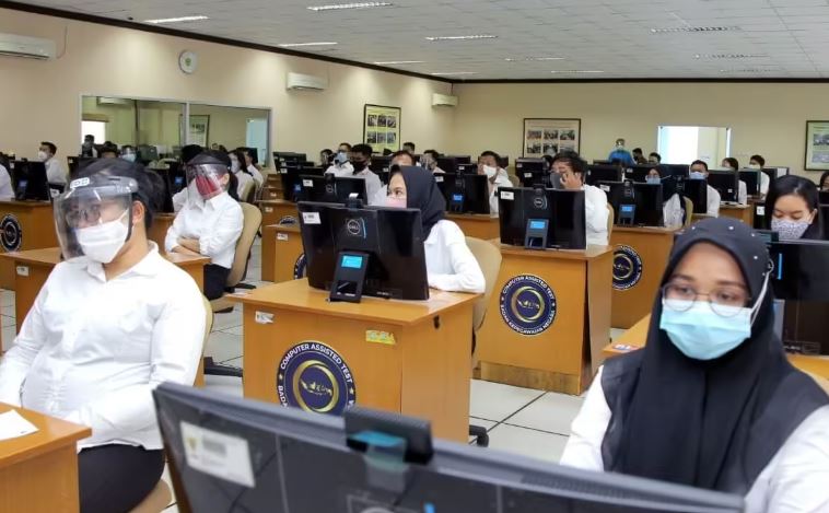 <p>Taspen 2025 pastikan gaji pensiunan PNS tetap cair meski kenaikan ditunda. Simak update resmi, alasan penundaan, dan rincian nominal gaji per golongan. Foto bnn.go.id.</p>
