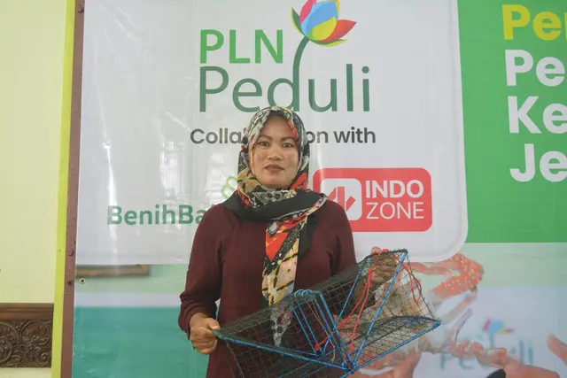 Nunung, pengrajin alat tangkap rajungan ramah lingkungan asli Jepara. dok. rauf