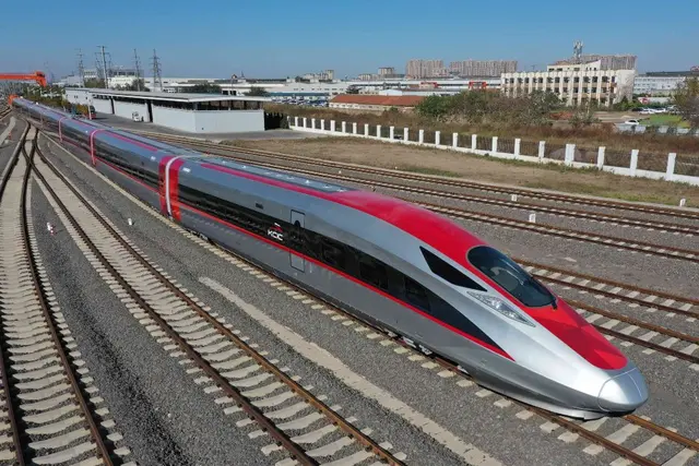 Kehadiran Kereta api cepat diharapkan turut mendorong ekonomi  UMKM lokal. 