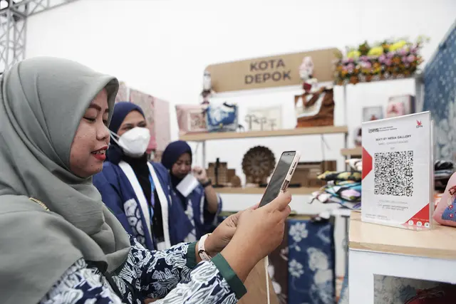 Kebijakan ini mampu meningkatkan kualitas layanan kepada pedagang dan pengguna.