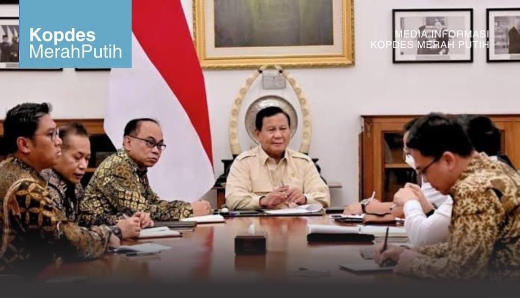 <p>Ilustrasi Pemerintah menetapkan Kopdes Merah Putih sebagai program prioritas nasional dengan anggaran terbesar mencapai Rp200 triliun, melampaui program Makan Bergizi Gratis (MBG) yang mendapat alokasi Rp121 triliun. Komitmen ini diperkuat dalam rapat bersama Presiden Prabowo dan jajaran terkait. Foto: Instagram.com/Koperasi Desa Merah Putih</p>
