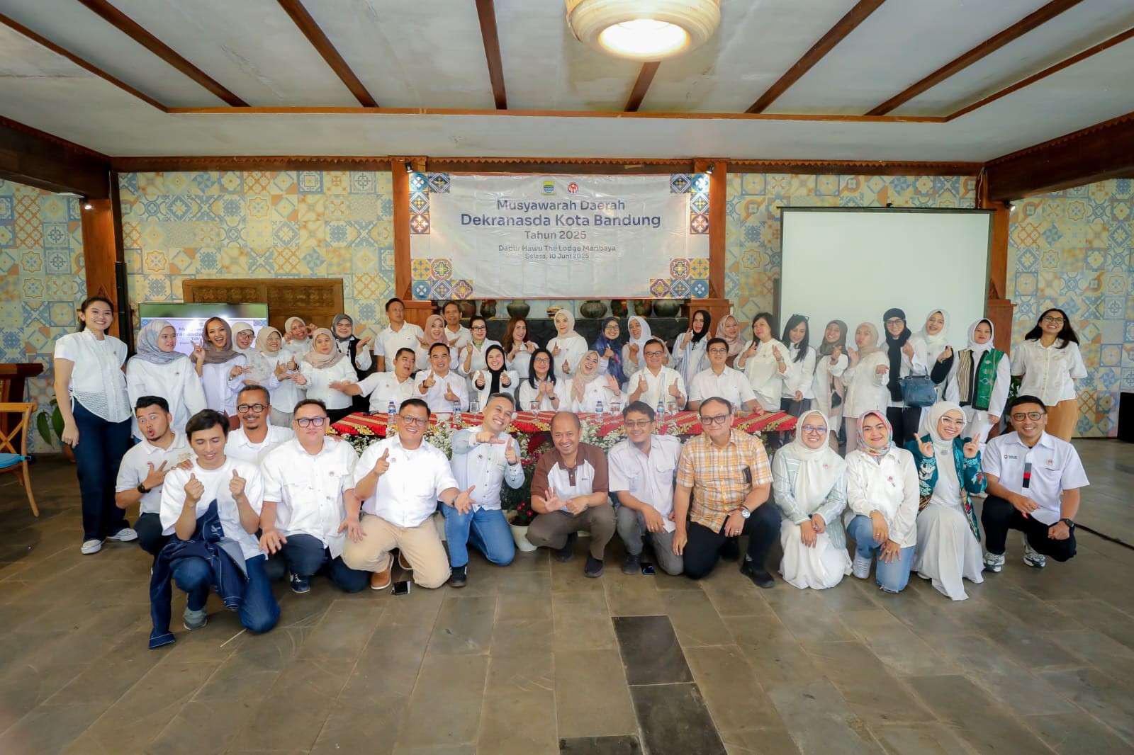 <p>Musyawarah Daerah (Musda) Dekranasda yang digelar di Dapur Hawu The Lodge Maribaya, Lembang, Kabupaten Bandung Barat, pada Selasa, 10 Juni 2025. (Dok.Pemkot Bandung)</p>
