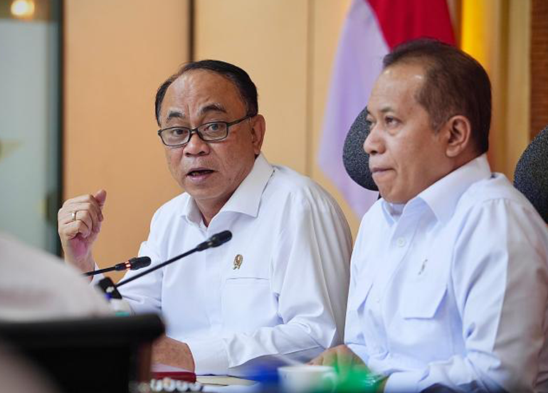 <p>Menteri Koperasi (Menkop) Budi Arie Setiadi seusai penandatangan MoU dengan Perguruan Tinggi dan Forum Diskusi Pengembangan Kopdes Merah Putih di Jakarta, Senin, 1 September 2025. (Dok. Kememkop)</p>
