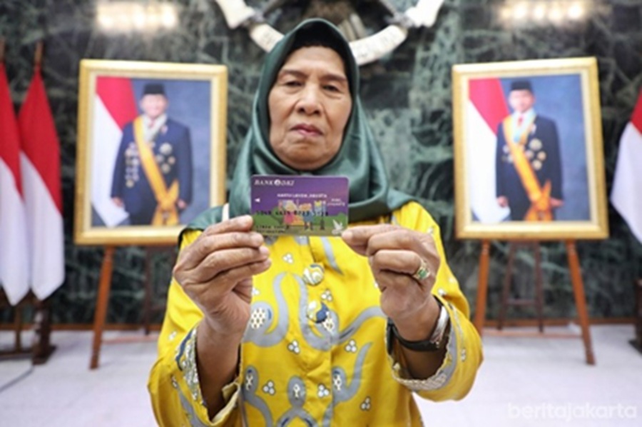 <p>Segera cek jadwal pencairan bansos DKI Jakarta: KLJ, KAJ, dan KPDJ Oktober 2025.</p>
