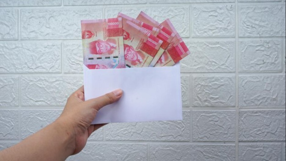 <p>Ilustrasi pencairan BSU 2025 senilai Rp600 ribu. Pastikan kamu tahu cara mencairkannya dengan benar lewat POSPAY, Kemnaker, hingga BPJS Ketenagakerjaan! Foto: freepik.com</p>
