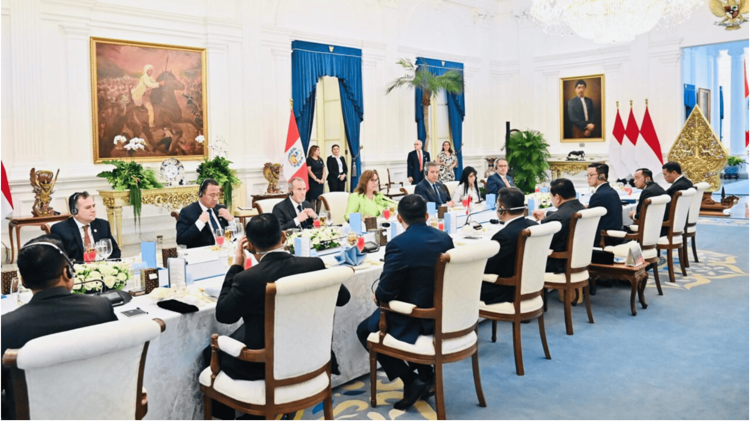 <p>Presiden Prabowo Subianto, dan Presiden Republik Peru, Dina Ercilia Boluarte Zegarra, menggelar pertemuan bilateral dengan format working lunch bersama delegasi masing-masing negara di Istana Merdeka, Jakarta, Senin, 11 Agustus 2025. (Dok. BPMI Setpres/Laily Rachev)</p>
