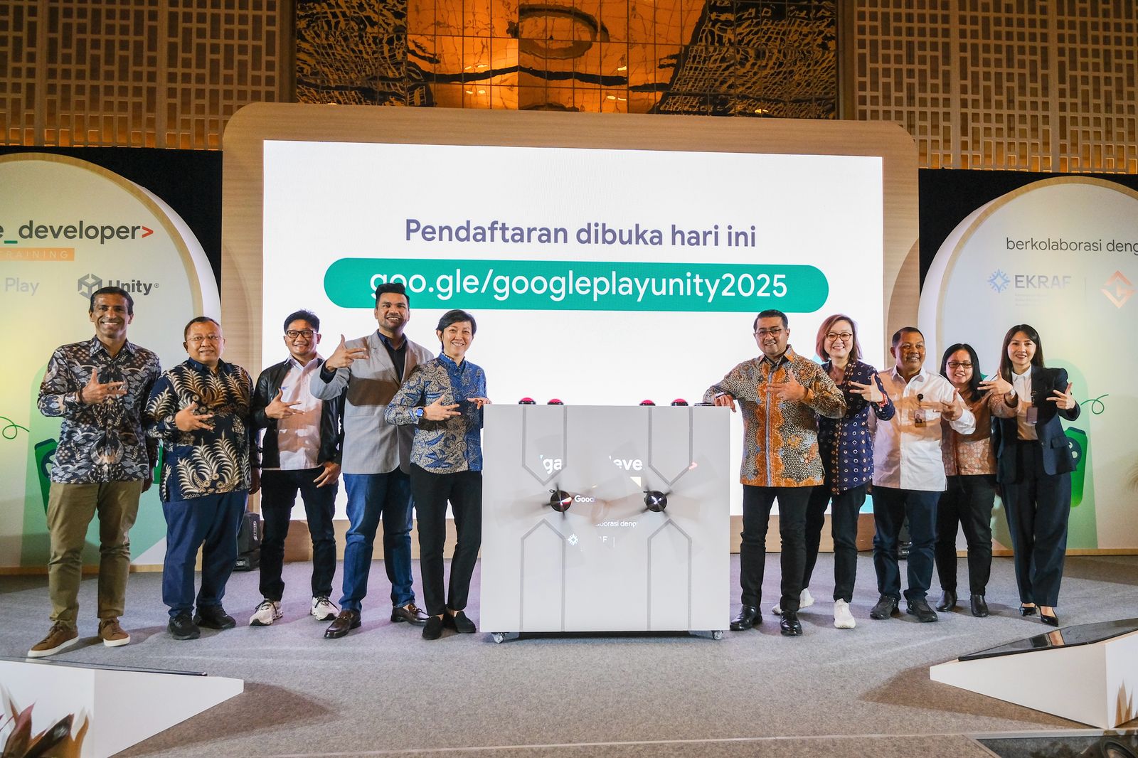 <p>Kemenekraf bersama Google Asia Pacific resmi meluncurkan Google Play x Unity Game Developer Training untuk dukung talenta dan industri gim nasional, Jakarta, Senin, 21 April 2025). (Dok.Kemenkraf)</p>
