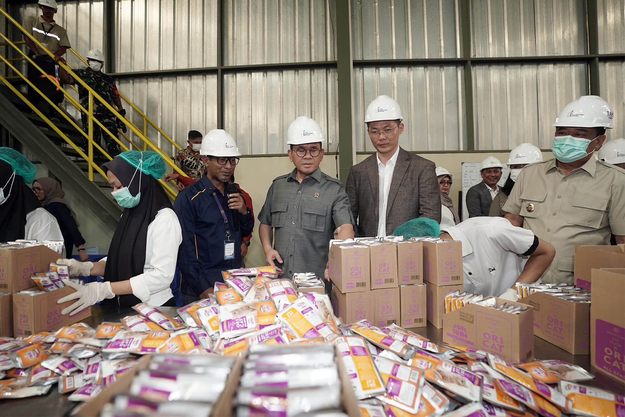 Mendag Busan Lepas Ekspor Perdana Makanan Hewan Asal Palembang Senilai Rp3 Miliar ke Filipina  				