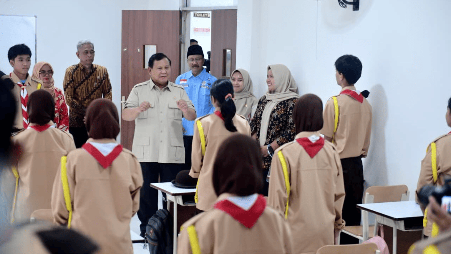 <p>Presiden Prabowo Subianto meninjau Sekolah Rakyat Menengah Atas (SRMA) Margaguna di Jakarta Selatan, Kamis, 11 September 2025. (Dok. BPMI Setpres)</p>
