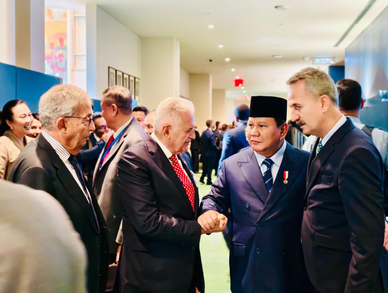 <p>Presiden Prabowo Subianto mengatakan dukungan penuh Indonesia terhadap solusi dua negara dalam penyelesaian konflik di Gaza. Ia menyampaikan pidatonya pada Sidang Majelis Umum ke-80 Perserikatan Bangsa-Bangsa (PBB) di New York, Amerika Serikat, pada Selasa, 23 September 2025. (Dok. BPMI Setpres)</p>
