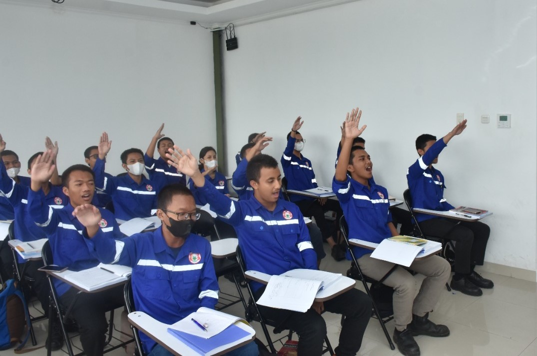 <p>Kemenperin sedang membuka penerimaan mahasiswa dan siswa baru melalui Jarvis bersama pada 9 SMK, 2 akademi komunitas industri, dan 11 politeknik industri, termasuk Politeknik Industri Petrokimia Banten. (Dok. Kemenperin)</p>

<p> </p>
