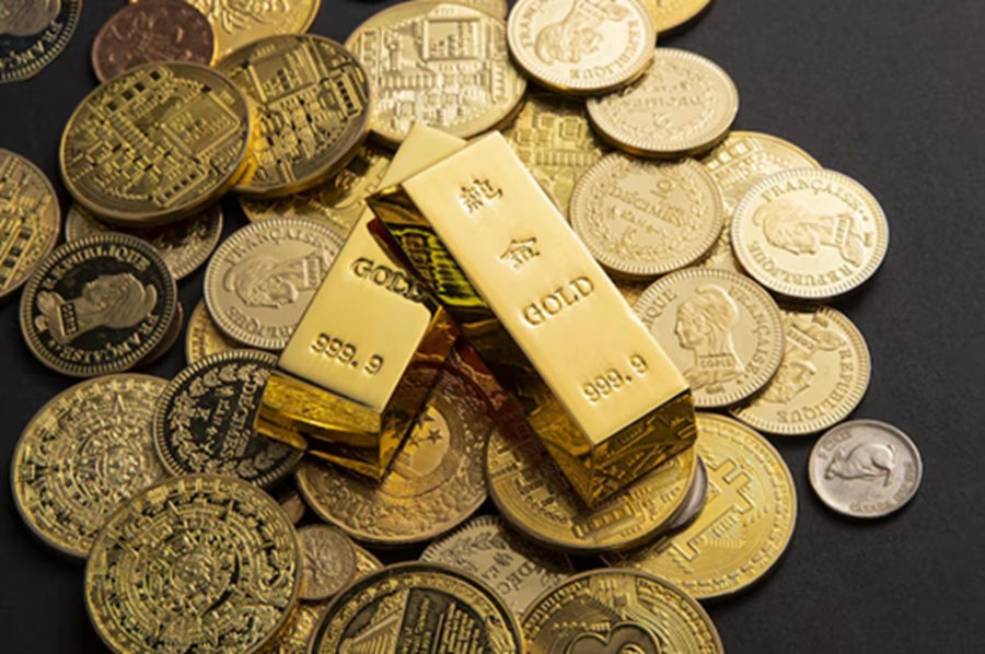 <p>Ilustrasi emas logam muliah. Berikut daftar harga emas Antam, UBS, dan Galeri24 di Pegadaian hari ini yang mengalami penurunan cukup signifikan. (Foto: Freepik).</p>
