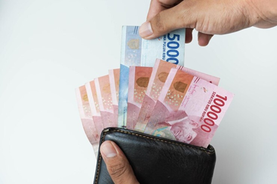 <p>Ilustrasi uang rupiah. Berikut cara cek status penerima dan pencairan bansos PKH tahap 2 yang cair hingga akhir Juni 2025. (Foto: Freepik).</p>
