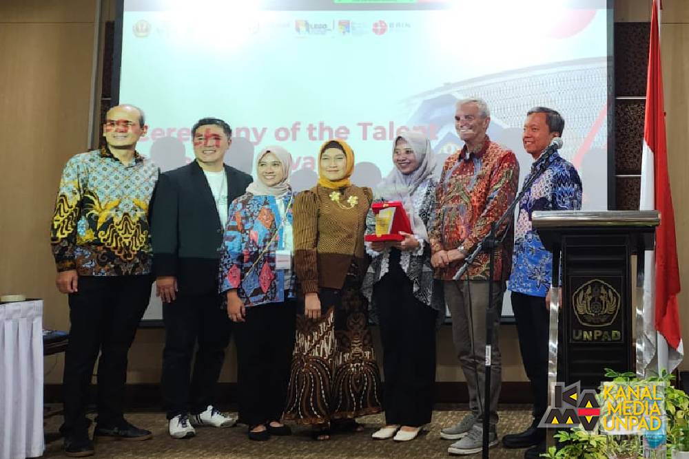 <p>Acara pembukaan Asia-Pacific Conference on Smoking and Harm Reduction yang diselenggarakan oleh Center of Excellence for the Acceleration of Harm Reduction (CoeHAR) di UTC Hotel Bandung, Sabtu 14 Juni 2025. (Dok. CoEHAR Padjadjaran)<br />
<br />
 </p>
