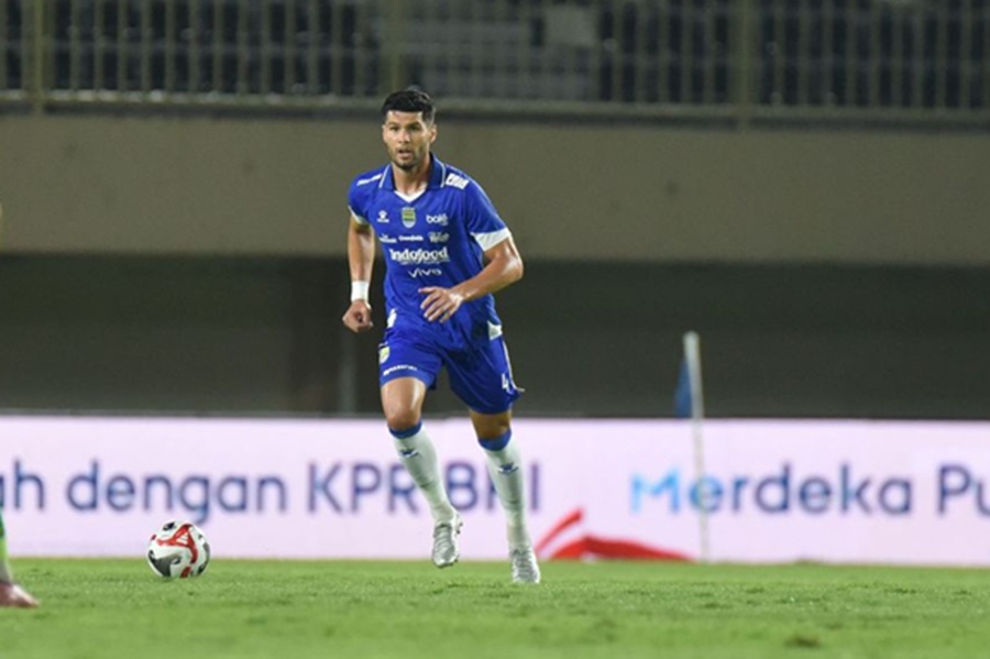 <p>Bek Persib, Julio Cesar bertekad membantu timnya untuk meraih kemenangan atas Selangor FC. Foto: Persib.</p>
