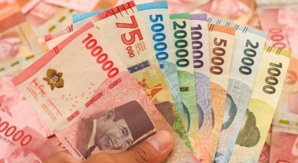 <p>Dulu bingung cari modal, sekarang usaha makin berkembang berkat KUR. Kamu pelaku UMKM juga bisa! Yuk pelajari cara ajukan KUR biar disetujui bank. </p>
