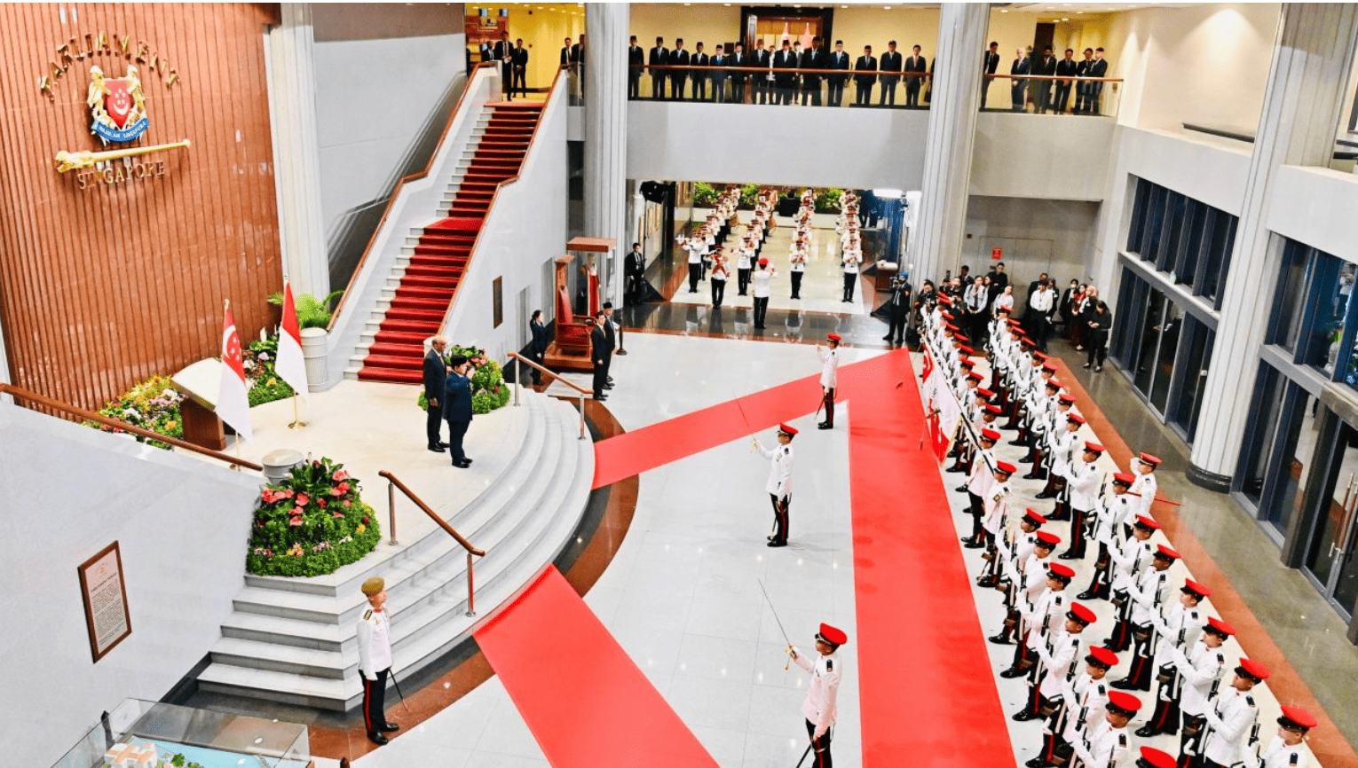 <p>Presiden Prabowo Subianto menghadiri upacara penyambutan kenegaraan di Parliament House, Singapura, pada Senin pagi, 16 Juni 2025. (Dok. BPMI Setpres/Laily Rachev)</p>
