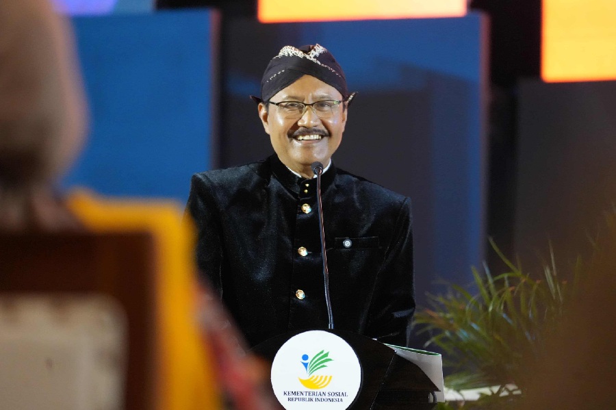 <p>Mensos Saifullah Yusuf menyampaikan pesan kepada 1.000 KPM lulus graduasi, dan tidak layak lagi menerima bansos PKH di Yogyakarta. (Foto: Kemensos).</p>
